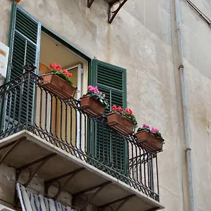 Real Teatro Umberto I , Palermo Italia